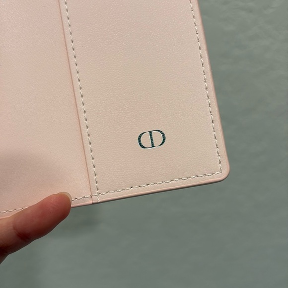 NWOT Christian Dior Beaute Blush Pink Passport Holder - Picture 6 of 8